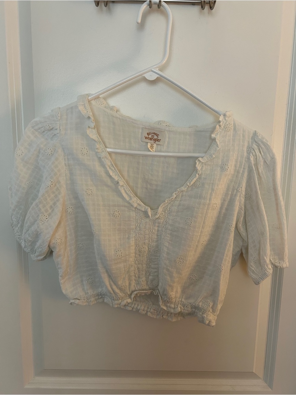 Wrangler White Eyelet Ruffle Crop Blouse